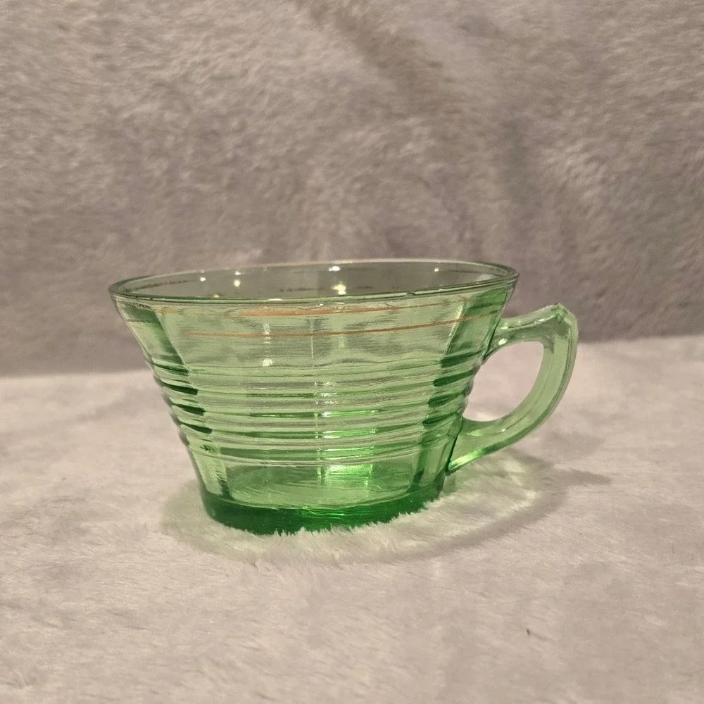 Vintage Anchor Hocking Circle Uranium Green Depression Tea‎ Cup Glows